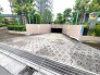 マンション地下駐車場入口