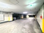 マンション地下駐車場から雨の日でも濡れずに建物へ出入出来ます。