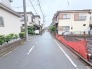 戸建てが立ち並ぶ静かな住宅街。四季折々の移り変わりを感じながら自然と楽しみ、暮らす、そんな毎日を日々の中で感じられる住環境
