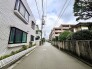 戸建てが立ち並ぶ静かな住宅街。四季折々の移り変わりを感じながら自然と楽しみ、暮らす、そんな毎日を日々の中で感じられる住環境
