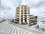 入間市駅まで歩いて15分の立地。
小学校や中学校、公園も近く子育環境が充実した場所です。