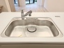 キッチンシンクには、いつでも綺麗なお水が利用できる「浄水機能付き水栓」を装備！