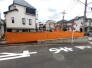前面道路は広く、駐車がしやすいです。
