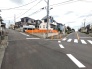 前面道路は広く、駐車がしやすいです。
