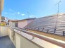 周りに高い建物は無く、一定の陽当たりは確保されております。