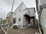 戸建てが立ち並ぶ静かな住宅街。四季折々の移り変わりを感じながら自然と楽しみ、暮らす、そんな毎日を日々の中で感じられる住環境
