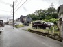 戸建てが立ち並ぶ静かな住宅街。四季折々の移り変わりを感じながら自然と楽しみ、暮らす、そんな毎日を日々の中で感じられる住環境

