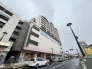 日々の生活に寄り添う、親しみやすい雰囲気の建物です。街の利便性を享受できる立地が魅力です
