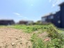 空を広く仰ぎ見る開放感と、穏やかな時間が流れる健やかな環境が広がっています。