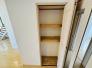 何かとものがあふれやすいリビングに、ちょっと一工夫。うれしい収納空間。
