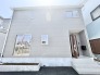 窓から望む街並みが、穏やかな日常を予感させる住まい