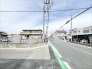 街並みに調和する、穏やかな佇まい。