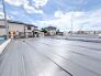 車通りの少ない閑静な住宅地、のびのびした子育てに適します。

