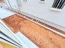 小さめながら庭スペースもあります。植栽を楽しむのはもちろん、砂利敷きや防草シートの敷設などもご相談ください。