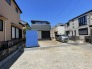 周辺の住宅と調和する落ち着いた雰囲気の中で、自分らしい暮らしの構想が広がるゆとりある敷地です。