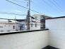 広がる空と閑静な街並みを望む、穏やかな日常がここにあります。