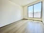余計な装飾を削ぎ落としたシンプルな空間は、住まう方の感性に寄り添い、思い描く暮らしを自由に描ける余白に満ちています。