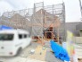 車通りの少ない閑静な住宅地、のびのびした子育てに適します。
