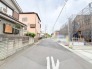 車の通りも少ない閑静な住宅地。子育てにも、第二の人生にも。
