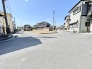 静かな住宅街に広がる、穏やかな日差しと風を感じる場所。