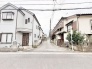 穏やかな空気が流れる閑静な住宅街の中に佇み、日々の暮らしに心地よい平穏をもたらしてくれる住環境です。