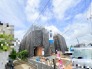 新しい暮らしの始まりを感じさせる、静かな街並みに馴染む落ち着いた佇まいの住まい。