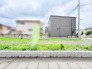 周囲の建物との距離感も適度で、閑静な環境が暮らしのイメージを膨らませてくれる広々とした区画です。