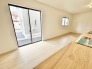 余計な装飾を削ぎ落としたシンプルな空間が、暮らしに穏やかな落ち着きをもたらしてくれます。