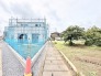閑静な住宅街の一角に広がりを見せる、これから新しい暮らしが紡がれていく健やかな住環境です。