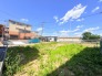 幹線道路から１本入った現地は、想像以上に静かに感じられます。
