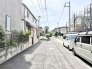 周辺環境と調和しながら穏やかな時間が流れる、住まう人の日常を静かに支える落ち着いた街並み。