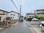 幹線道路から１本入った現地は、想像以上に静かに感じられます。
