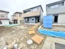 洗練された外観が印象的な、これからの暮らしを自由に描けるゆとりある敷地です。
