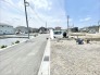 広々とした空の下、新たな街並みが生まれゆく場所