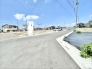 広がる青空の下、新しい暮らしが始まる心地よい風を感じる場所