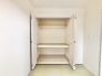 すっきりと無駄のないシンプルな空間が、日々の暮らしに心地よい静けさとゆとりをもたらしてくれます。