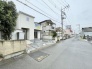 落ち着いた街並みに調和する、すっきりと整えられた佇まいが日常に心地よさをもたらします。