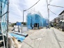 新しい暮らしが形作られていく、期待感あふれる建築中の風景です。