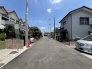 穏やかな時間が流れる落ち着いた住宅街の風景が、日々の暮らしに安心感をもたらしてくれます。