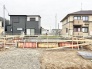 理想の住まいが形作られていく過程を感じられる、落ち着いた住宅街の敷地です。