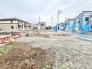 整然と区画された街並みの一角で、新しい暮らしの基盤となる広やかな敷地が整えられています。