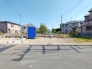 穏やかな住宅街に位置する、これからの暮らしの拠点となる広々とした敷地です。