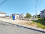 新しい暮らしの始まりを感じさせる、落ち着いた住宅街に広がるゆとりある敷地です。