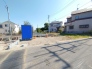 開放感のある閑静な住宅街に位置し、新たな暮らしを築くための穏やかな空気が流れる住環境です。