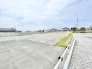 開放感あふれる広い空の下で、理想の暮らしを自由に描けるゆとりある空間が広がっています。