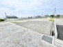 空の広がりを感じる開放的な敷地が、理想の暮らしを描くための確かな基盤となってくれます。