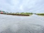 空が広く開放感のある、穏やかで静かな時の流れを感じさせる敷地です。