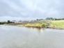 空の広がりを感じる、静かで落ち着いた環境に位置する開放的な土地です。