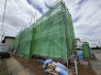完成に向けて着実に形づくられていく、期待感の高まる建設現場の様子です。