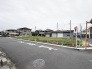 ゆとりある広さを活かして、理想の住まいを描くことができる開放的な敷地です。